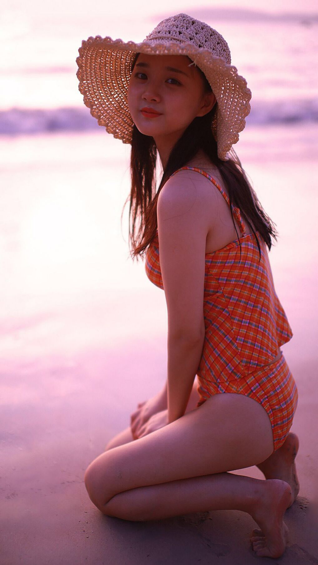 B体育下载-最萌球迷：他们的应援姿势火遍网络，篮球应援