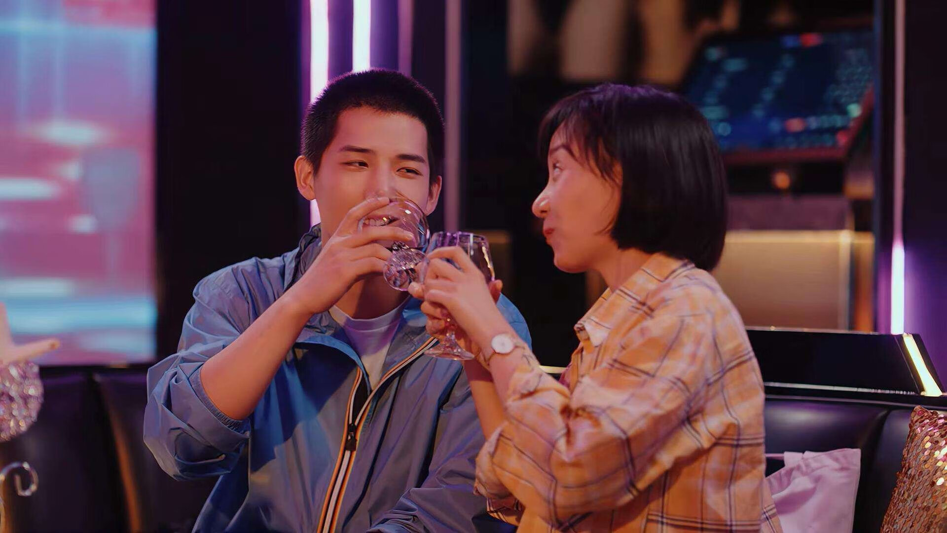 凶猛进攻，球队领先一步操控比赛！，凶猛进攻,球队领先一步操控比赛的是谁