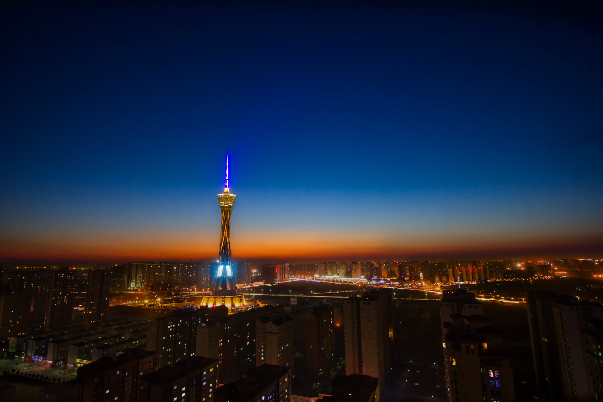 猛龙新援采访谈角色定位,猛龙队球迷