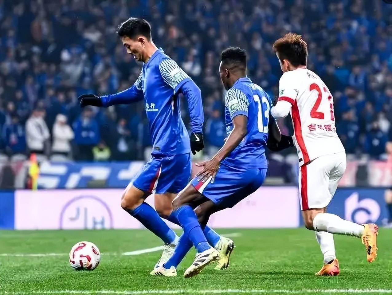 B体育平台:中超联赛第三轮:焦点战上演,强强对话引人关注的简单介绍 B体育平台:中超联赛第三轮:焦点战上演,强强对话引人关注的简单介绍