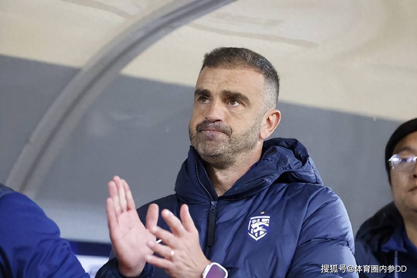 包含B体育平台:中国足球留洋“水土不服”，球员：还是“家里的床”舒服！的词条