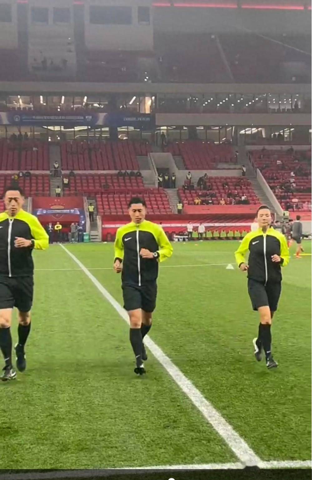 B体育平台:中超联赛裁判员体能测试：严格要求，确保执法质量的简单介绍