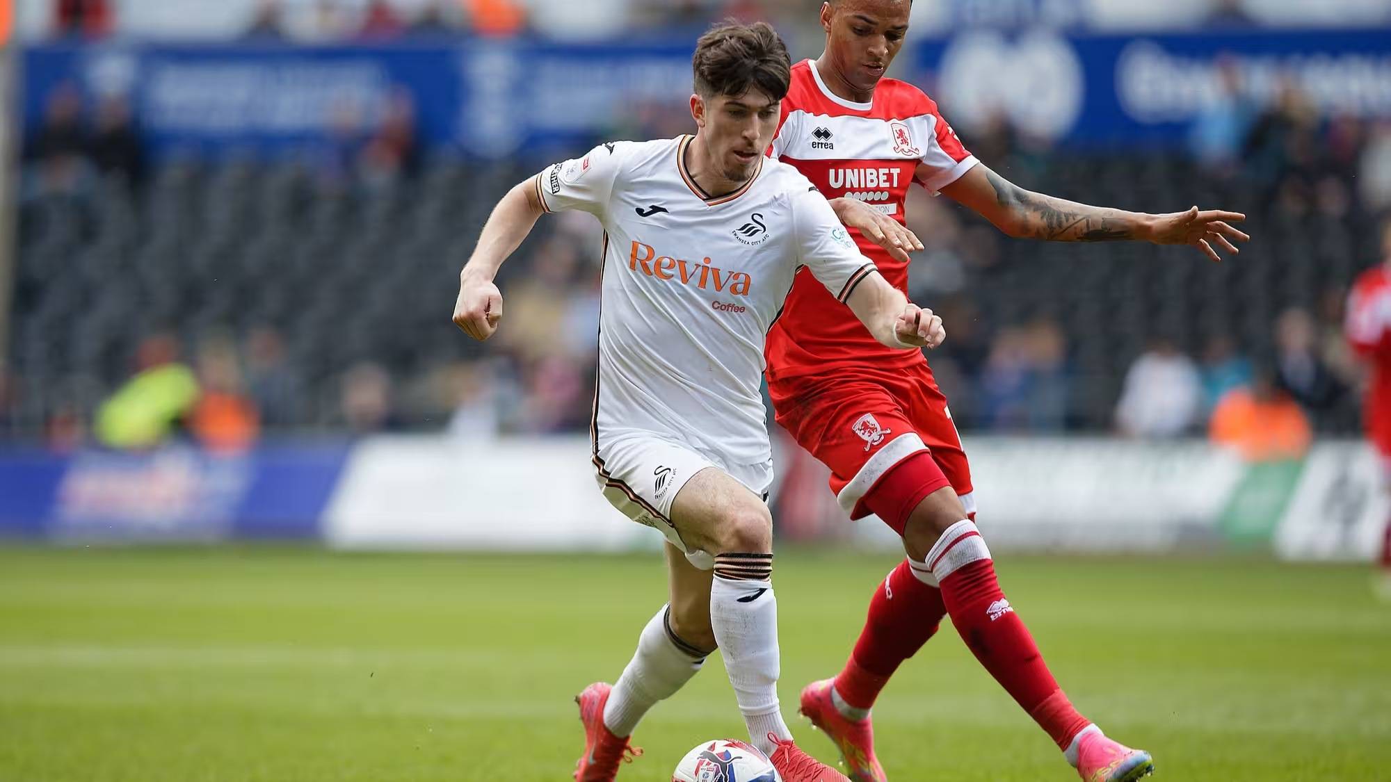 B体育官方网站：英超斯旺西的保级之战的简单介绍