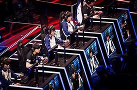 "b体育下载:女性选手在电竞中的崛起：挑战与机遇"的简单介绍